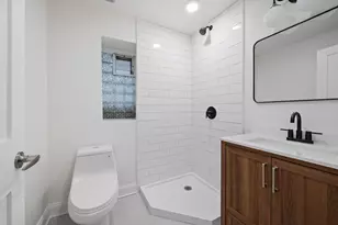 1340 W Hollywood Ave, Chicago, IL 60660 - Photo 13