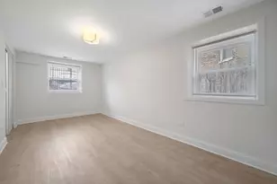 1340 W Hollywood Ave, Chicago, IL 60660 - Photo 11