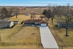 593 Penrose Rd, Dixon, IL 61021 - Photo 43