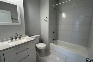 7441 N Rogers Ave, Chicago, IL 60626 - Photo 9