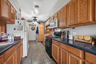838 S State St, Geneseo, IL 61254 - Photo 9