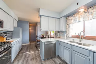 10222 W Bairstow Ave, Beach Park, IL 60087 - Photo 17