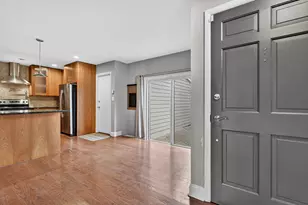 1414 N Bridgeport Dr, Mount Prospect, IL 60056 - Photo 5