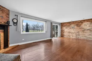 1414 N Bridgeport Dr, Mount Prospect, IL 60056 - Photo 15