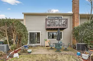 1414 N Bridgeport Dr, Mount Prospect, IL 60056 - Photo 33