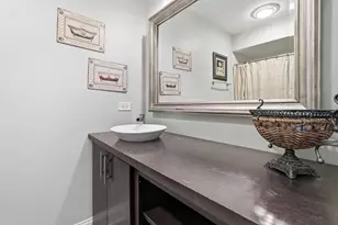 1414 N Bridgeport Dr, Mount Prospect, IL 60056 - Photo 25