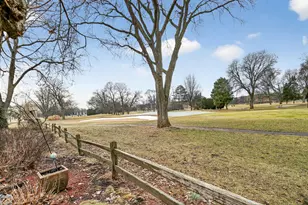 1414 N Bridgeport Dr, Mount Prospect, IL 60056 - Photo 23