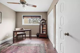 1414 N Bridgeport Dr, Mount Prospect, IL 60056 - Photo 37