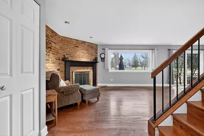 1414 N Bridgeport Drive, Mount Prospect, IL 60056 - Photo 3