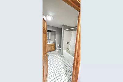 36107 N Green Bay Road, Waukegan, IL 60087 - Photo 9