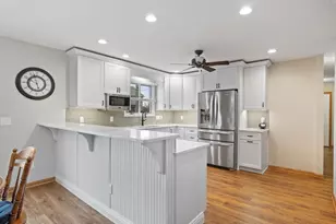 3125 Castlebury Pl, Galesburg, IL 61401 - Photo 15