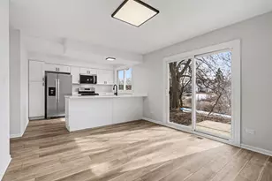 1971 Loomes Ave, Downers Grove, IL 60516 - Photo 5