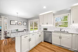 1310 N Carlton Ave, Wheaton, IL 60187 - Photo 9