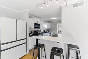 204 Woodlawn Dr, Mundelein, IL 60060 - Photo 7