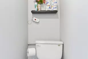 204 Woodlawn Dr, Mundelein, IL 60060 - Photo 11