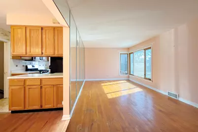 508 W Lonnquist Boulevard, Mount Prospect, IL 60056 - Photo 9