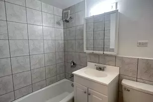 4180 N Marine Dr, Chicago, IL 60613 - Photo 5
