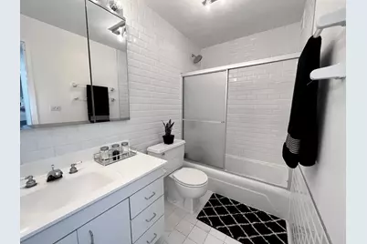 [Address not provided], Chicago, IL 60611 - Photo 7