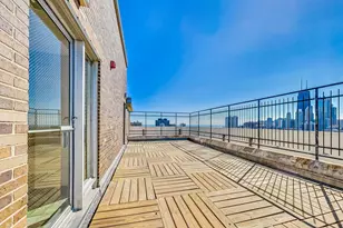 70 W Burton Pl, Chicago, IL 60610 - Photo 13