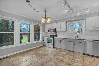 411 E Oak Street, Lake in the Hills, IL 60156 - Photo 3