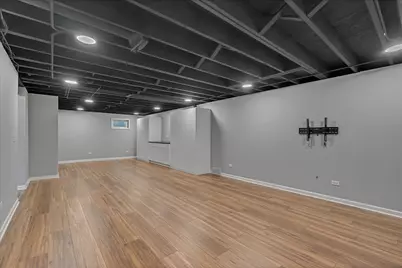 411 E Oak Street, Lake in the Hills, IL 60156 - Photo 9