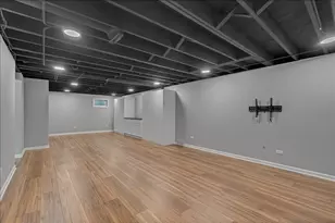 411 E Oak St, Lake in the Hills, IL 60156 - Photo 9