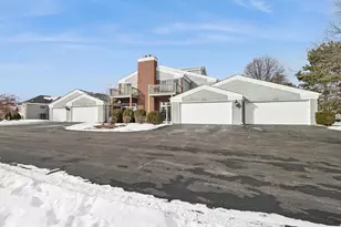 8226 Cinnamon Ln, Fox Lake, IL 60020 - Photo 1