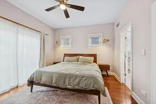 1043 W Newport Ave, Chicago, IL 60657 - Photo 9