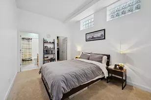 1043 W Newport Ave, Chicago, IL 60657 - Photo 19