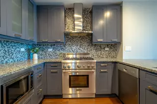 240 E Illinois St, Chicago, IL 60611 - Photo 3