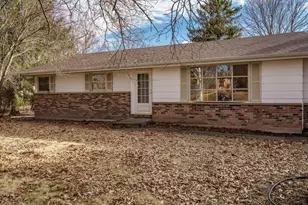 8699 Glacier Dr, Byron, IL 61010 - Photo 3