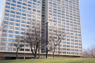 4800 S Lake Park Ave, Chicago, IL 60615 - Photo 3