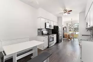 17794 W Salisbury Dr, Gurnee, IL 60031 - Photo 9