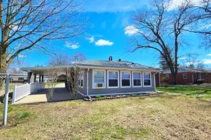 23 Park Ln, Centralia, IL 62801 - Photo 9