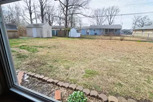 23 Park Ln, Centralia, IL 62801 - Photo 11