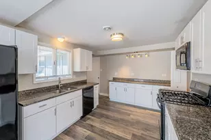 18029 Thomas Ln, Country Club Hills, IL 60478 - Photo 15