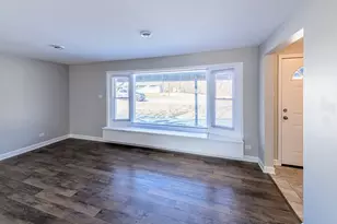 18029 Thomas Ln, Country Club Hills, IL 60478 - Photo 5