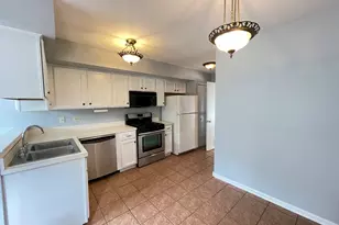 3186 Anton Dr, Aurora, IL 60504 - Photo 9