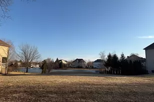 710 Reserve Ln, Joliet, IL 60431 - Photo 9