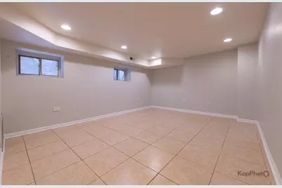 2041 W Jarvis Avenue #1W, Chicago, IL 60645 - Photo 21