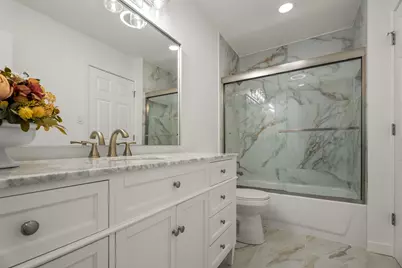 220 N Ashbury Avenue, Bolingbrook, IL 60440 - Photo 9