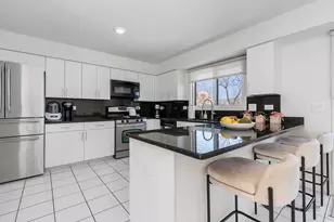 2873 Whispering Oaks Dr, Buffalo Grove, IL 60089 - Photo 7