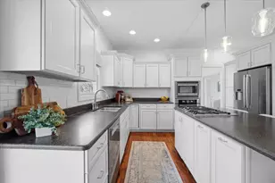 2812 Vrooman Ct, Bloomington, IL 61704 - Photo 9