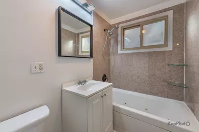2041 W Jarvis Avenue #1W, Chicago, IL 60645 - Photo 17