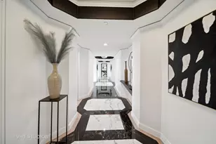 950 N Michigan Ave, Chicago, IL 60611 - Photo 11