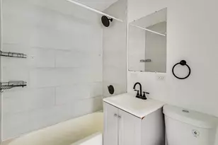 7250 N Western Ave, Chicago, IL 60645 - Photo 11