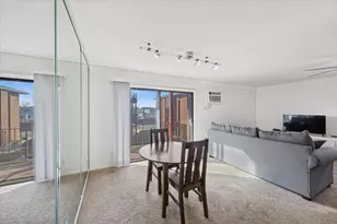 15822 Terrace Dr, Oak Forest, IL 60452 - Photo 3