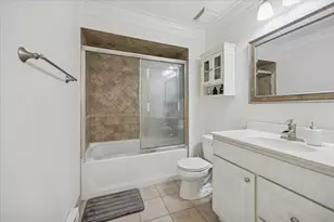 15822 Terrace Dr, Oak Forest, IL 60452 - Photo 9