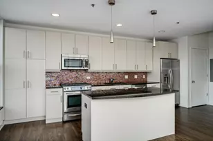 150 W Superior St, Chicago, IL 60654 - Photo 11