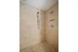 150 W Superior St, Chicago, IL 60654 - Photo 17